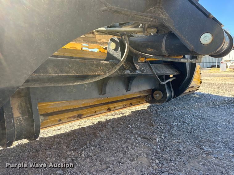 image for item NA9895 2010 John Deere 772G motor grader