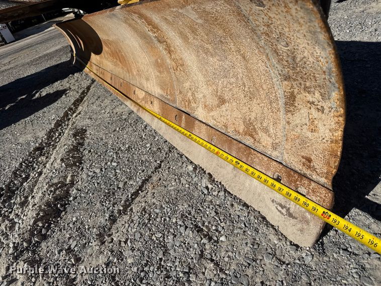 image for item NA9895 2010 John Deere 772G motor grader