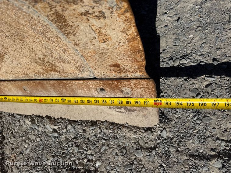 image for item NA9895 2010 John Deere 772G motor grader