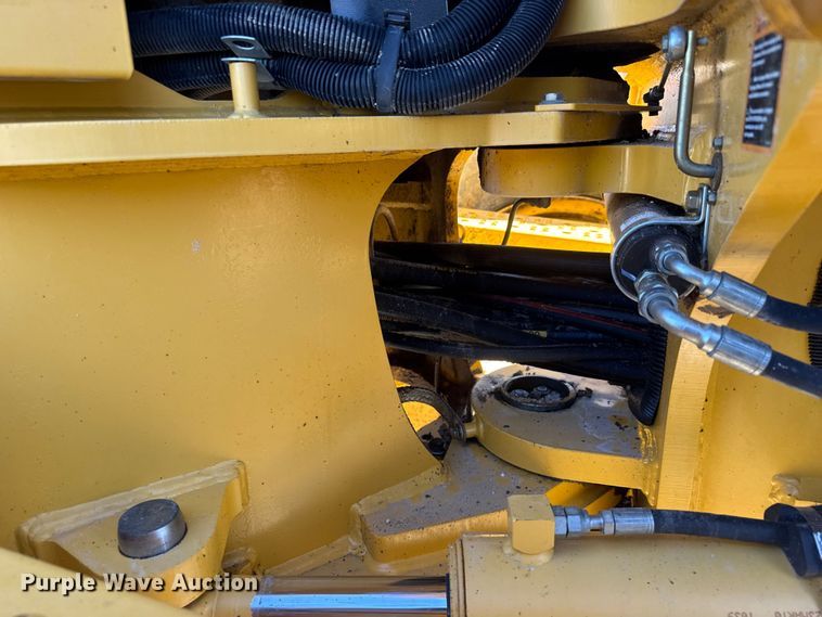 image for item NA9895 2010 John Deere 772G motor grader