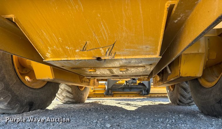 image for item NA9895 2010 John Deere 772G motor grader