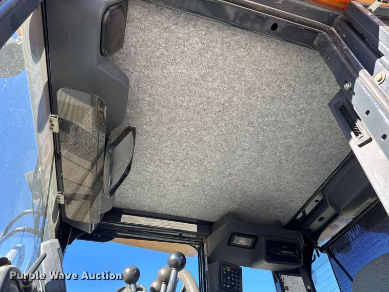 image for item NA9895 2010 John Deere 772G motor grader