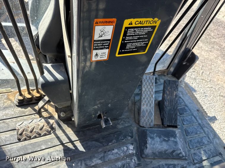 image for item NA9895 2010 John Deere 772G motor grader