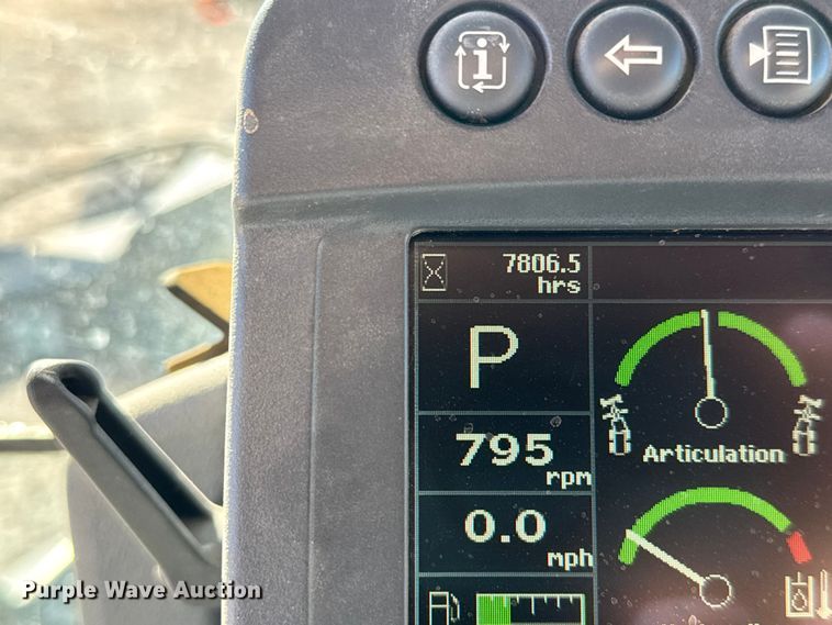 image for item NA9895 2010 John Deere 772G motor grader