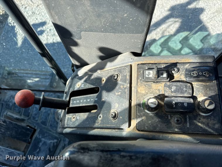 image for item NA9895 2010 John Deere 772G motor grader