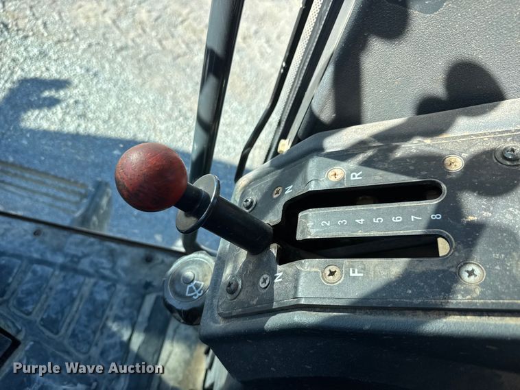 image for item NA9895 2010 John Deere 772G motor grader