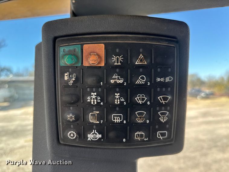 image for item NA9895 2010 John Deere 772G motor grader