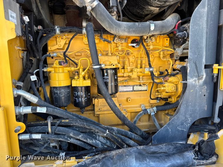 image for item NA9895 2010 John Deere 772G motor grader