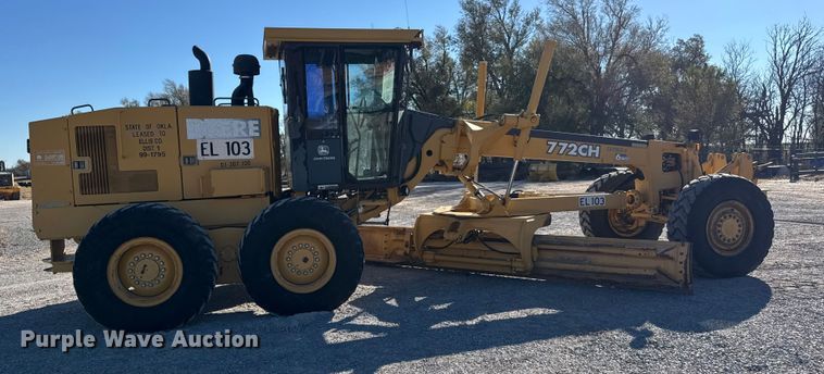 MOTOCONFORMADORA JOHN DEERE 772CHSERIESII 2003