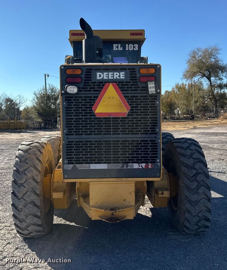 image for item NA9896 2003 John Deere 772CH Series II motor grader