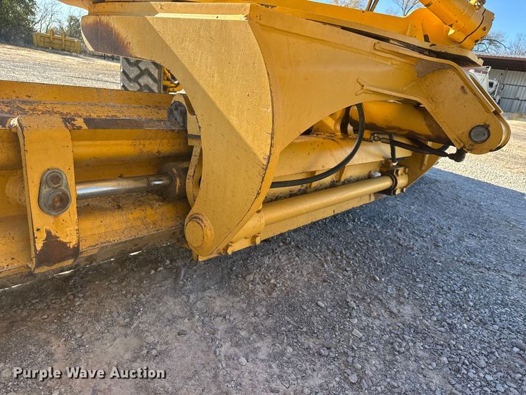 image for item NA9896 2003 John Deere 772CH Series II motor grader