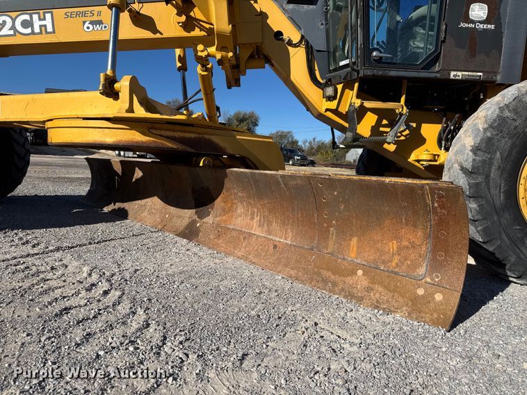 image for item NA9896 2003 John Deere 772CH Series II motor grader