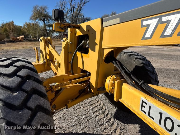 image for item NA9896 2003 John Deere 772CH Series II motor grader