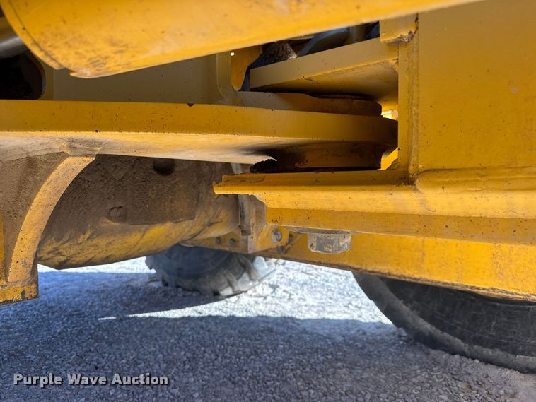 image for item NA9896 2003 John Deere 772CH Series II motor grader