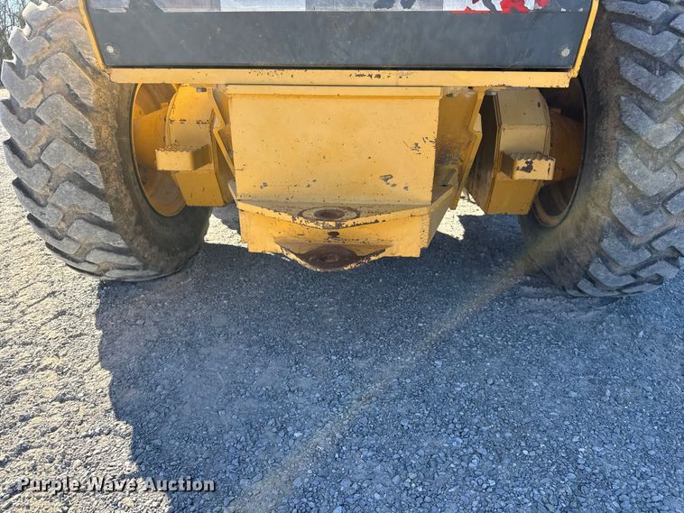 image for item NA9896 2003 John Deere 772CH Series II motor grader