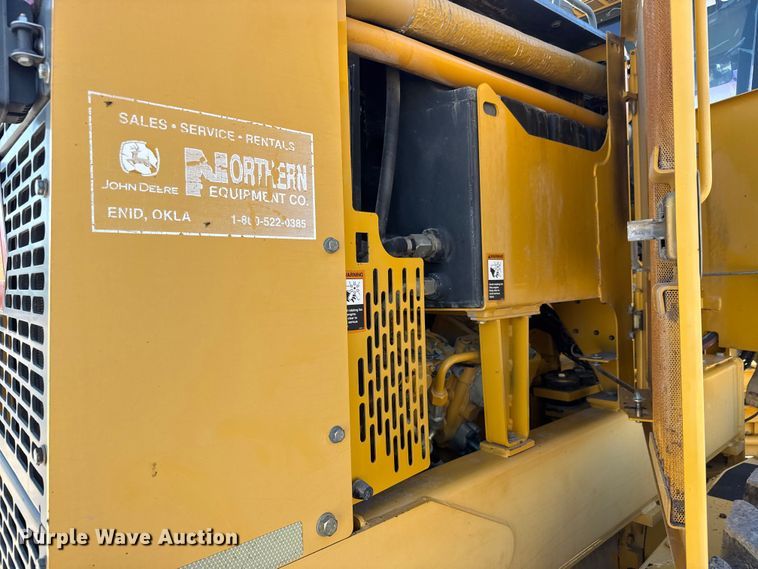 image for item NA9896 2003 John Deere 772CH Series II motor grader