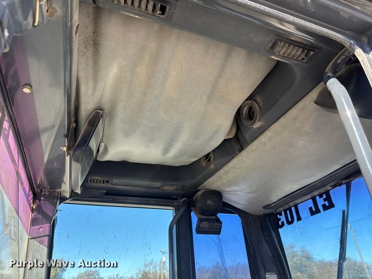 image for item NA9896 2003 John Deere 772CH Series II motor grader