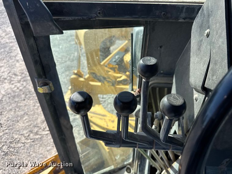 image for item NA9896 2003 John Deere 772CH Series II motor grader