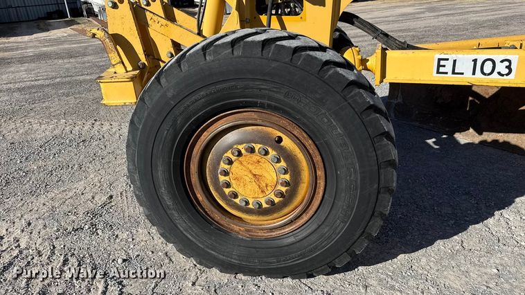 image for item NA9896 2003 John Deere 772CH Series II motor grader