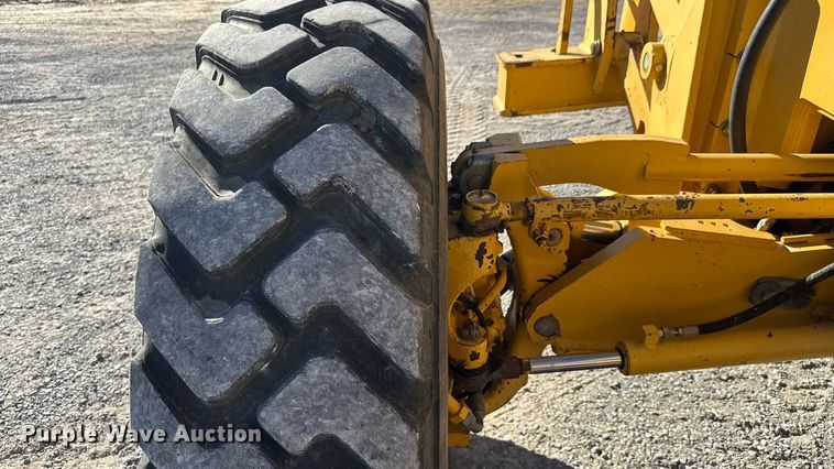 image for item NA9896 2003 John Deere 772CH Series II motor grader