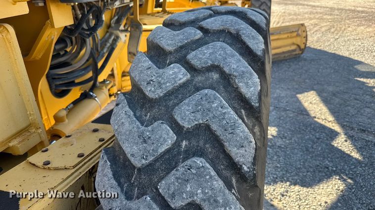 image for item NA9896 2003 John Deere 772CH Series II motor grader