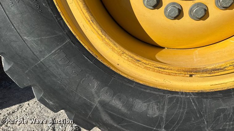 image for item NA9896 2003 John Deere 772CH Series II motor grader