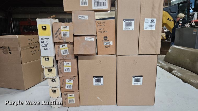 image for item NA9896 2003 John Deere 772CH Series II motor grader