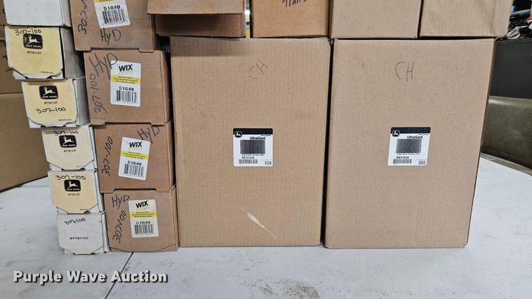 image for item NA9896 2003 John Deere 772CH Series II motor grader