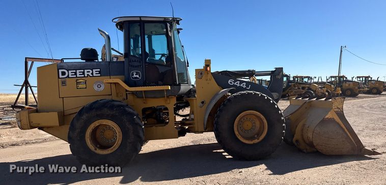 image for item NA9898 2004 John Deere 644J wheel loader
