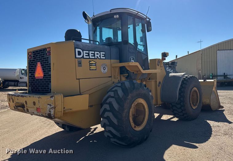 image for item NA9898 2004 John Deere 644J wheel loader