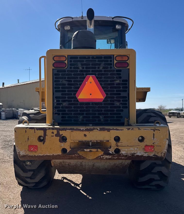 image for item NA9898 2004 John Deere 644J wheel loader