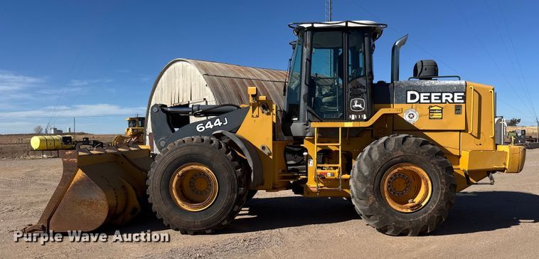 image for item NA9898 2004 John Deere 644J wheel loader