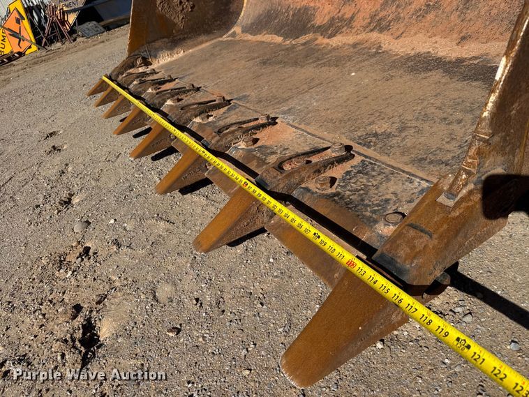 image for item NA9898 2004 John Deere 644J wheel loader