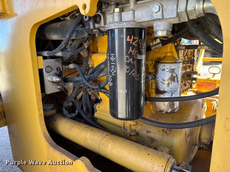 image for item NA9898 2004 John Deere 644J wheel loader