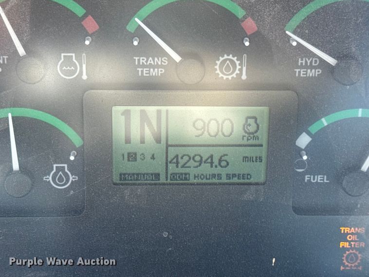 image for item NA9898 2004 John Deere 644J wheel loader