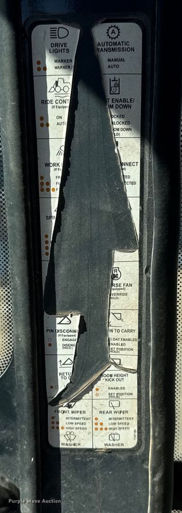 image for item NA9898 2004 John Deere 644J wheel loader