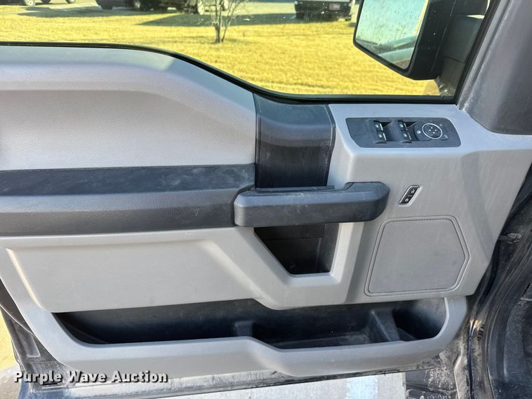 image for item NA9899 2020 Ford F150 XL SuperCrew pickup truck