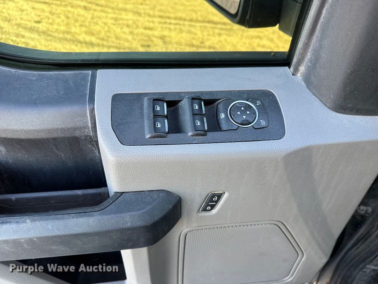 image for item NA9899 2020 Ford F150 XL SuperCrew pickup truck