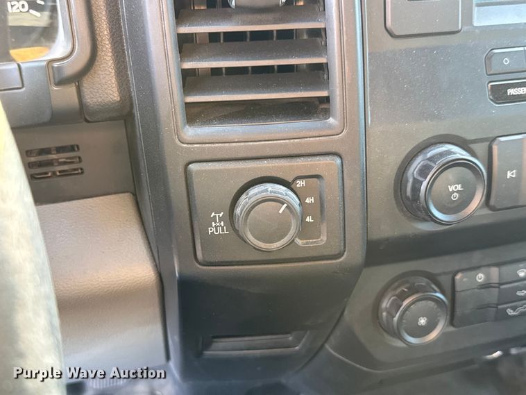 image for item NA9899 2020 Ford F150 XL SuperCrew pickup truck