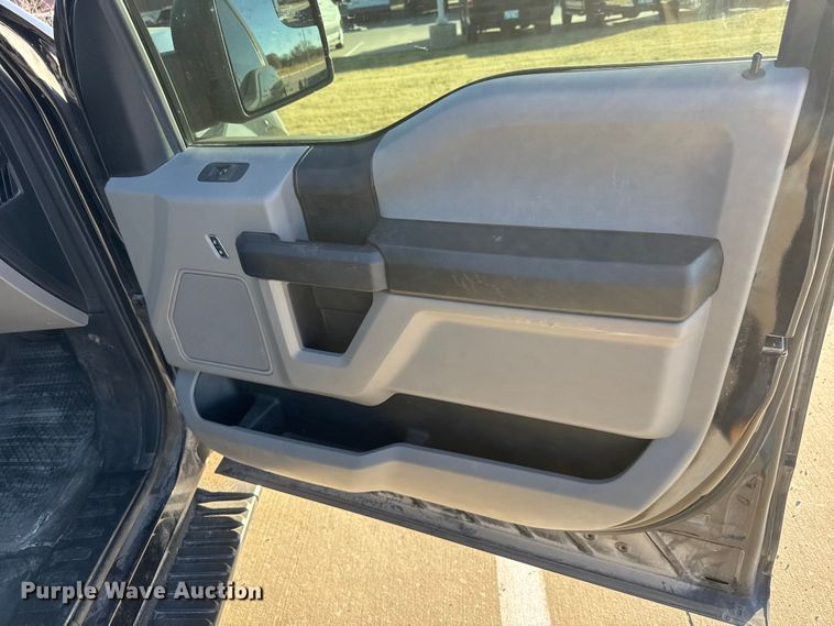 image for item NA9899 2020 Ford F150 XL SuperCrew pickup truck