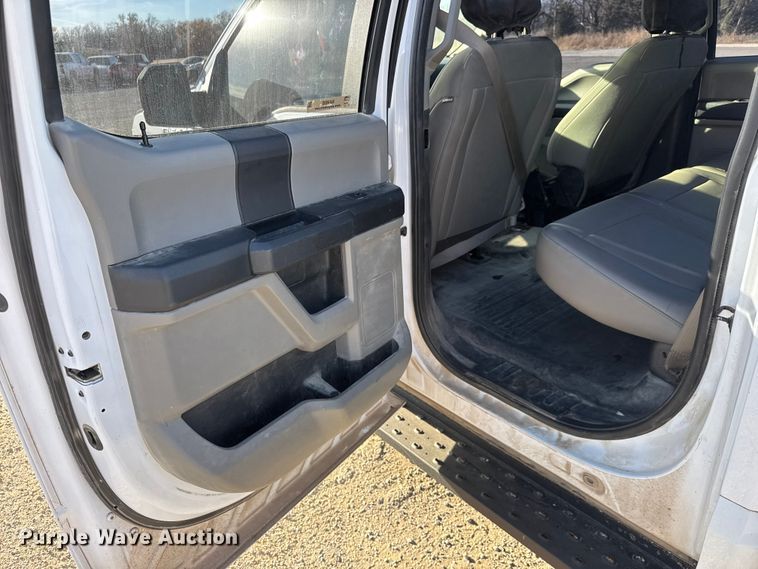 image for item NA9900 2018 Ford F150 XL SuperCrew pickup truck