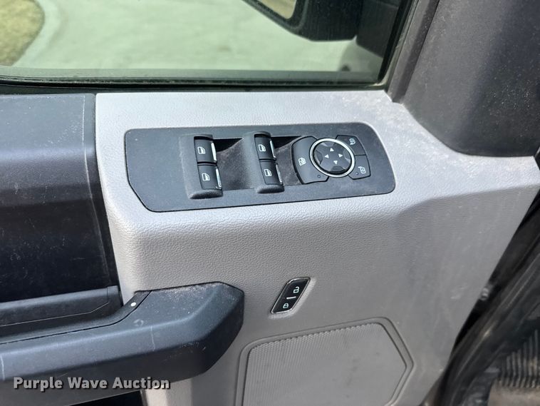 image for item NA9901 2019 Ford F150 XL SuperCab pickup truck