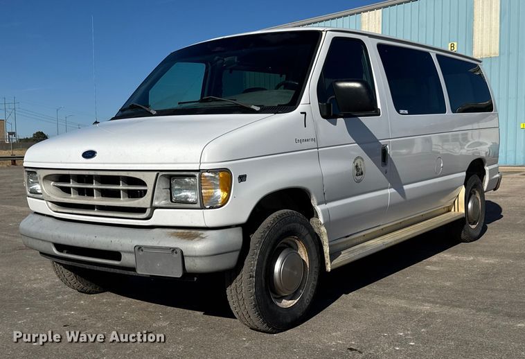 image for item NA9905 1999 Ford E350 van
