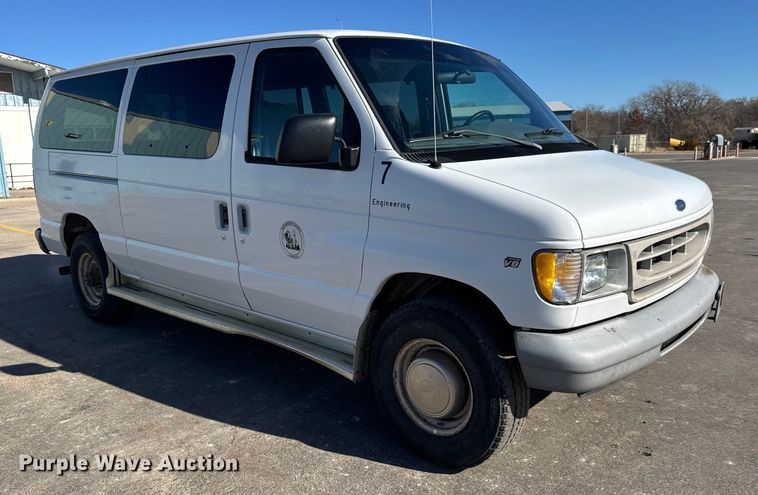 image for item NA9905 1999 Ford E350 van