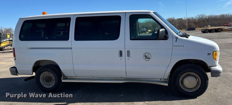 image for item NA9905 1999 Ford E350 van