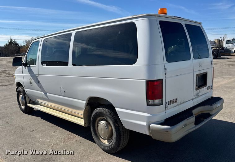 image for item NA9905 1999 Ford E350 van