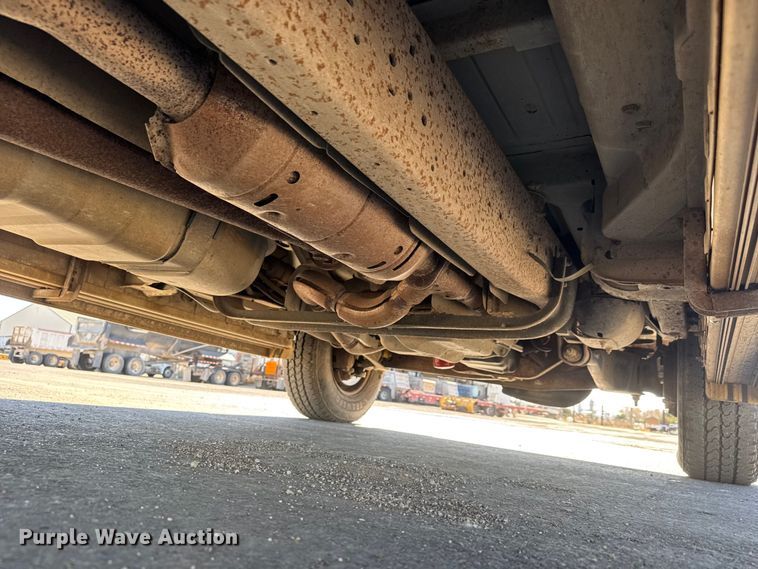 image for item NA9905 1999 Ford E350 van