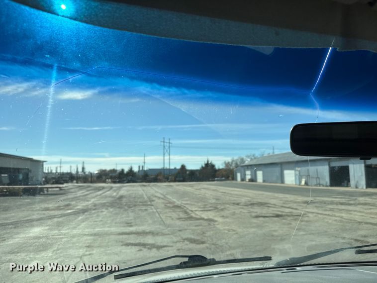 image for item NA9905 1999 Ford E350 van