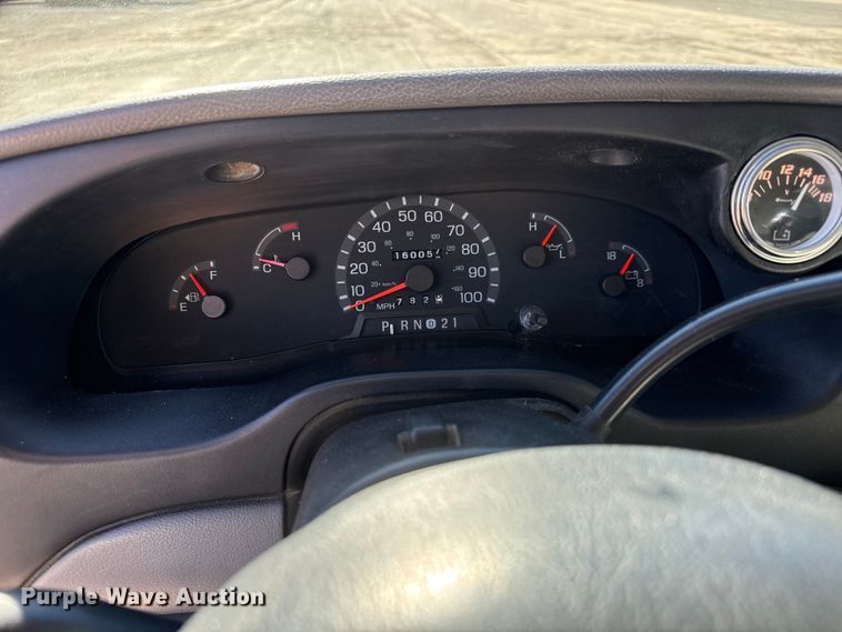 image for item NA9905 1999 Ford E350 van