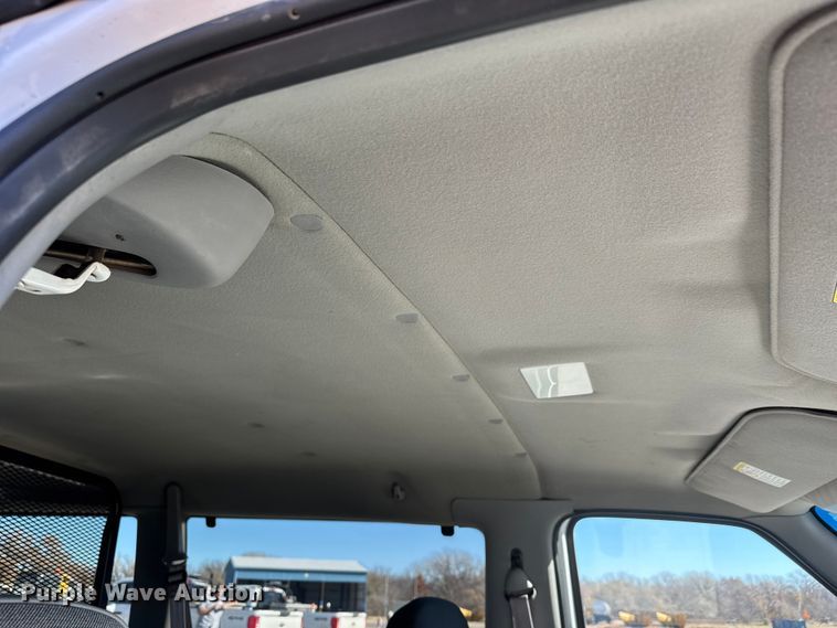 image for item NA9905 1999 Ford E350 van